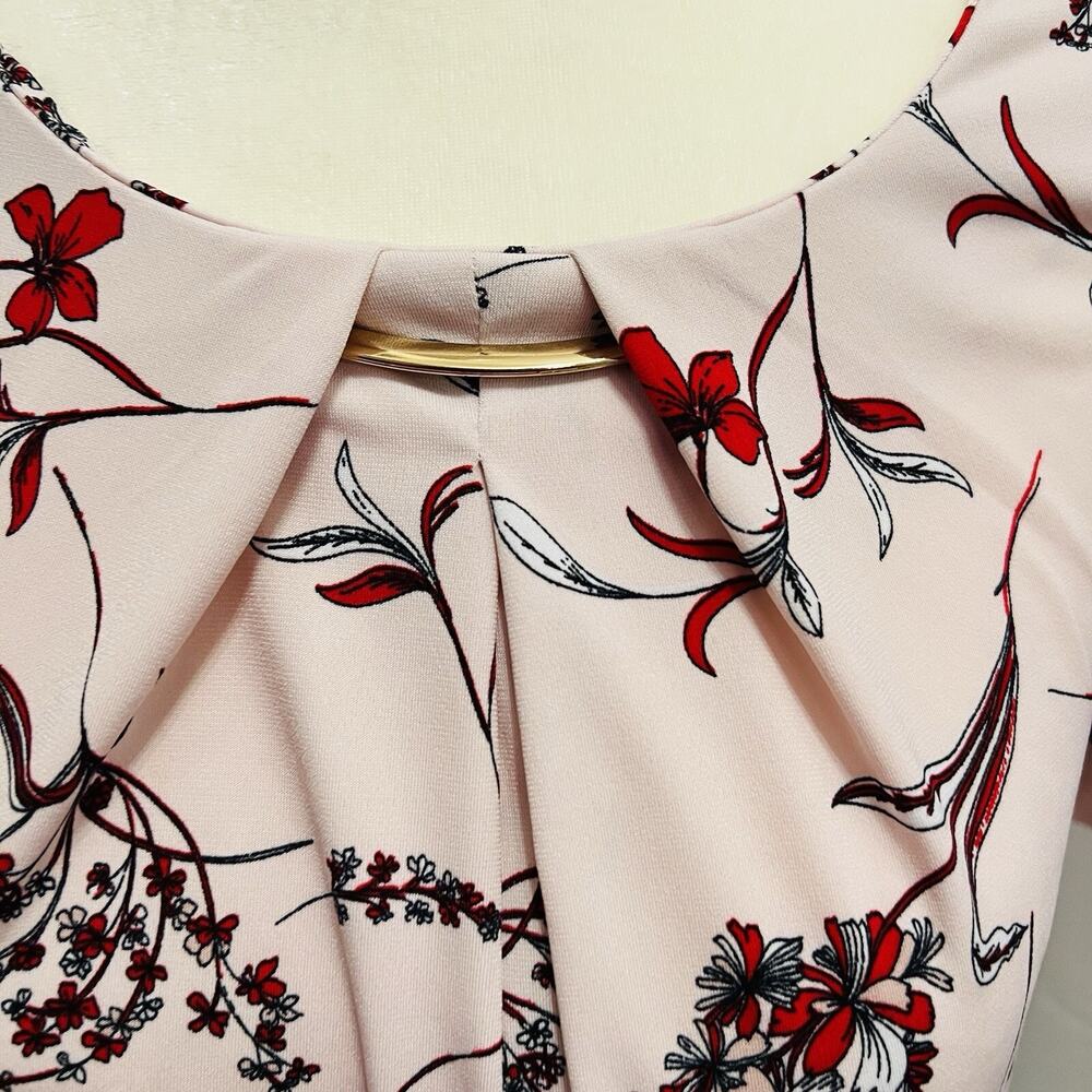 Liz Claiborne Career Top Womens Size Small Pink Floral Short Sleeve Blouse - Picture 2 of 5